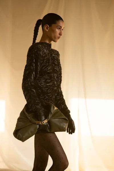 Look 64